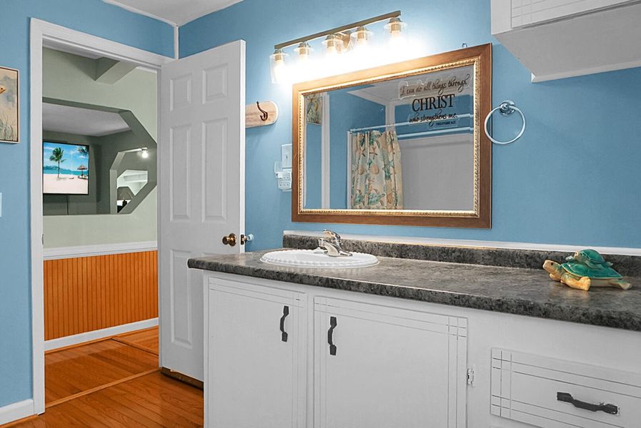 Furnished interior view inside a new home in , Bonneau (Image 74).