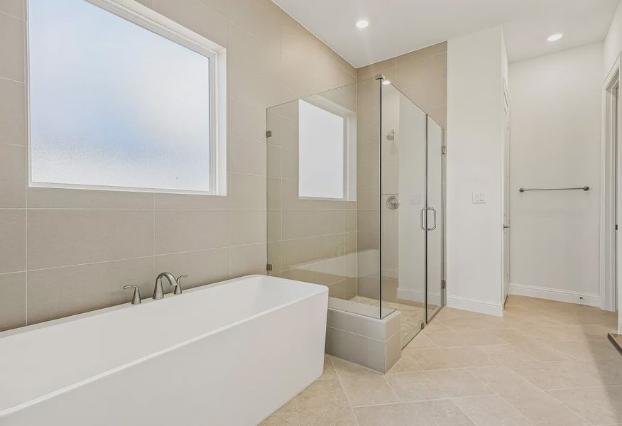 Homesite 7007 Primary Bath - 12 of 24