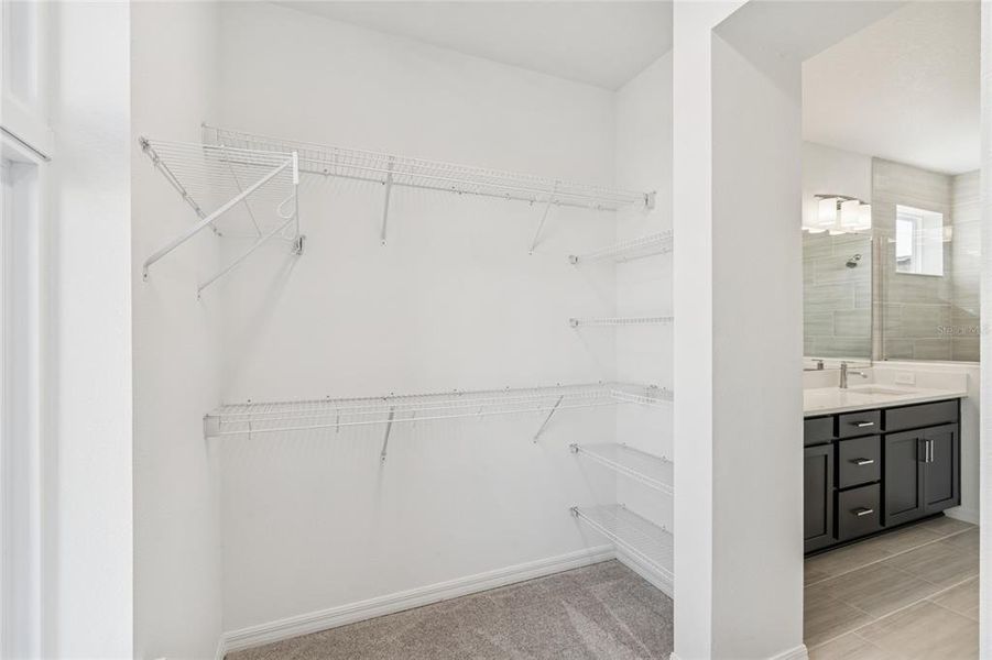 Spacious, unfurnished interior of a new home in Weslyn Park in Sunbridge 34', St. Cloud (Image 34).