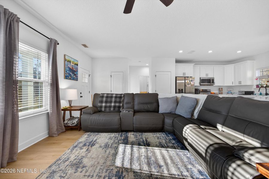 Furnished interior view inside a new home in , Middleburg (Image 30).