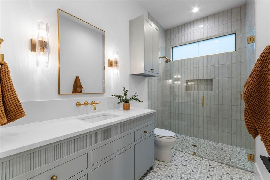 Furnished interior view inside a new home in , Dallas (Image 15).