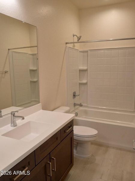 Bath 2 Upper Level Tub Shower Combo