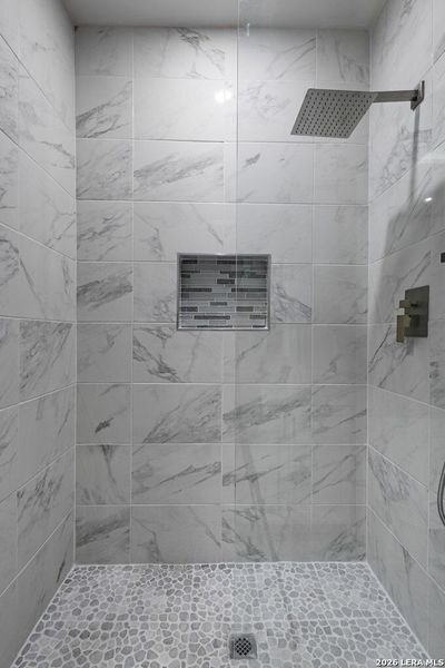 Close-up of interior finishes inside a home in , Eagle Pass (Image 19).
