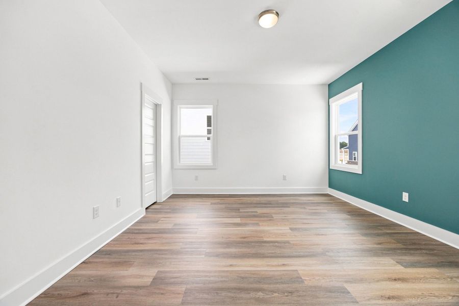 Spacious, unfurnished interior of a new home in Allen Park, Raleigh (Image 28).
