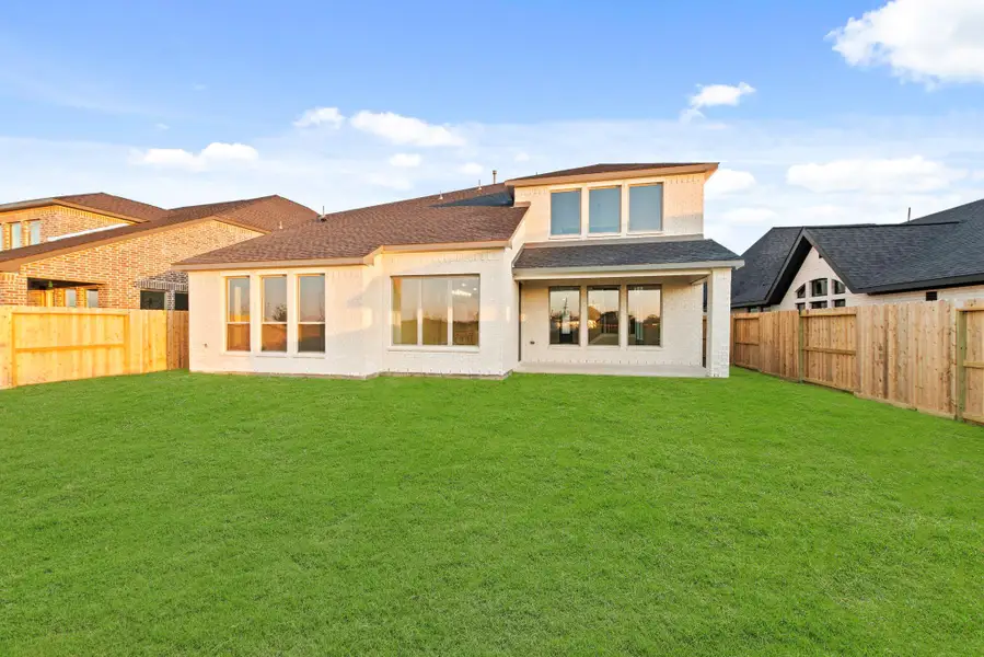 Representative image. Features, specifications, selections and colors may vary. Representative image. Features, specifications, selections and colors may vary.