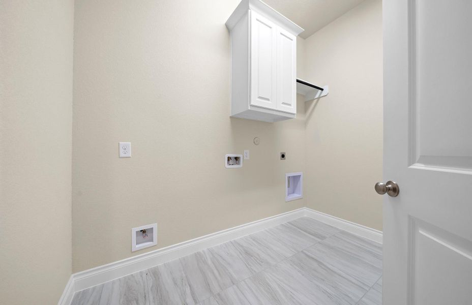 Spacious, unfurnished interior of a new home in The Woodlands Hills 65′, Willis (Image 43).