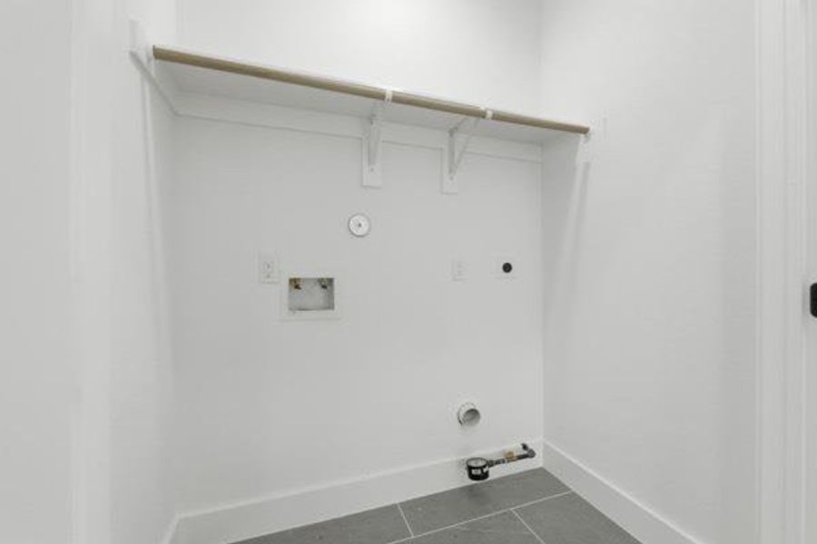 Spacious, unfurnished interior of a new home in , Houston (Image 24).