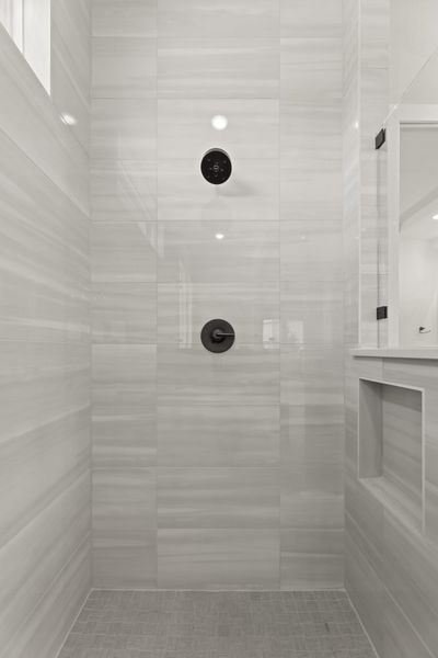 Representative interior finishes for a home built from the Belize by Stonefield Homes in Heath Golf and Yacht Club, Rockwall (Image 20).
