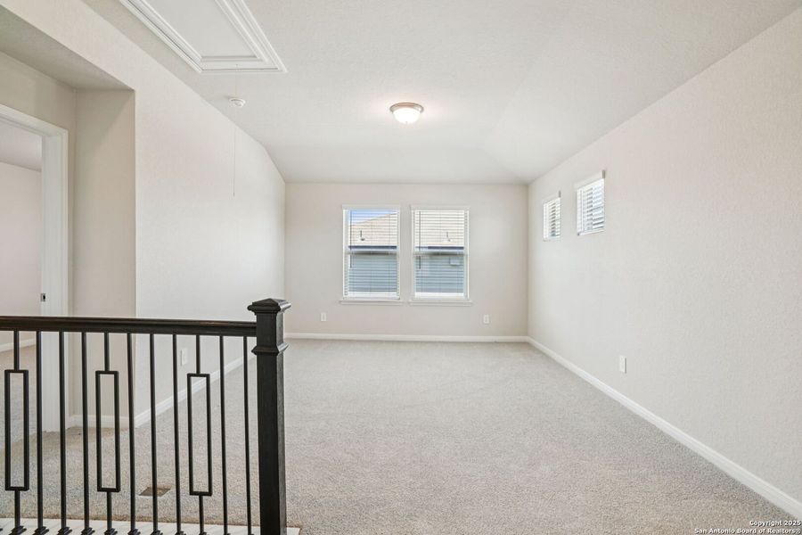 Spacious, unfurnished interior of a new home in Royal Crest, San Antonio (Image 14). Spacious, unfurnished interior of a new home in Royal Crest, San Antonio (Image 14).