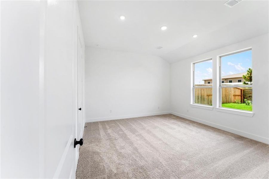 Spacious, unfurnished interior of a new home in Cross Creek Ranch 45' 70', Fulshear (Image 40).