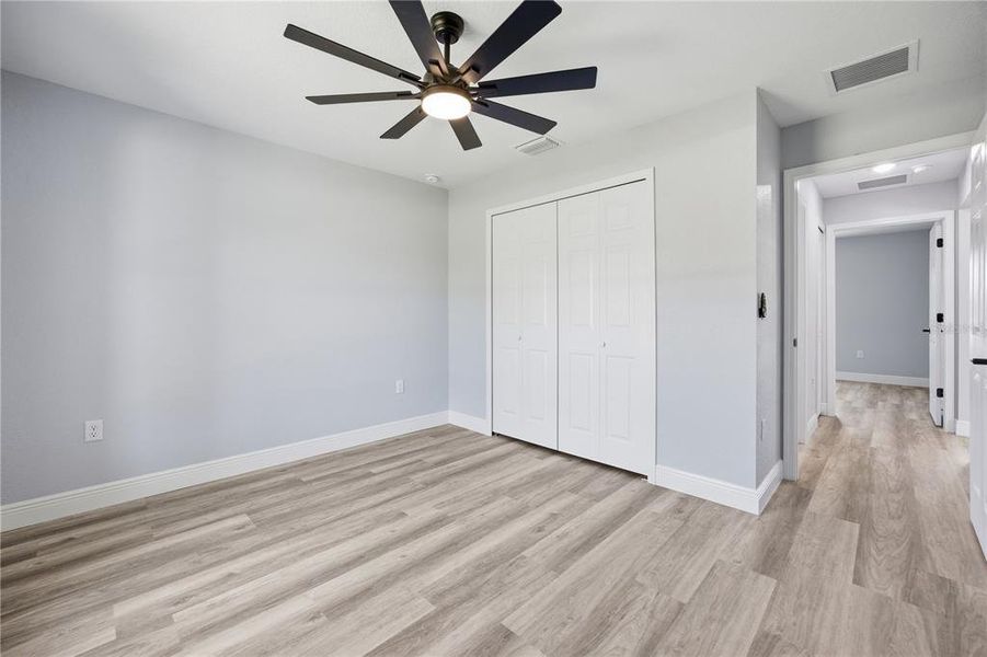 Spacious, unfurnished interior of a new home in , Ocala (Image 29).