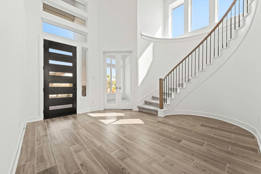 Representative image. Features, specifications, selections and colors may vary. Representative image. Features, specifications, selections and colors may vary.