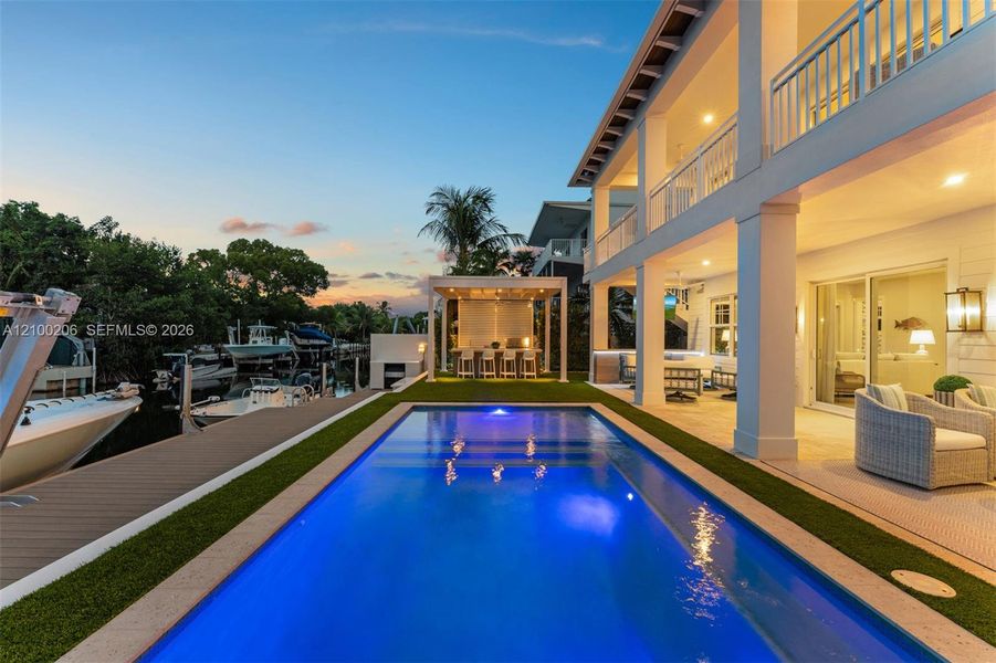 Exterior details and patio area of a home in , Tavernier (Image 4).
