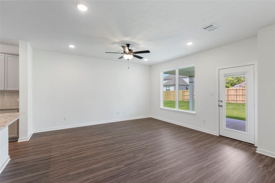 Spacious, unfurnished interior of a new home in Spring Lake, Huntsville (Image 35). Spacious, unfurnished interior of a new home in Spring Lake, Huntsville (Image 35).