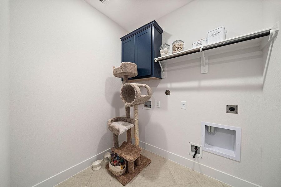 Representative furnished interior of a home built from the Bluebell by Caldwell Homes in Chambers Creek, Willis (Image 14). Representative furnished interior of a home built from the Bluebell by Caldwell Homes in Chambers Creek, Willis (Image 14).