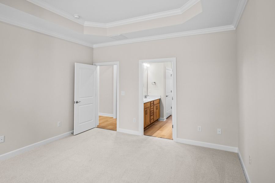 Spacious, unfurnished interior of a new home in Coastal Club of the Carolinas, Calabash (Image 8).