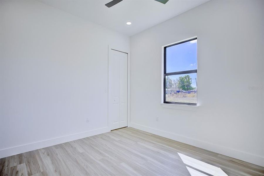Spacious, unfurnished interior of a new home in , Sebring (Image 8).
