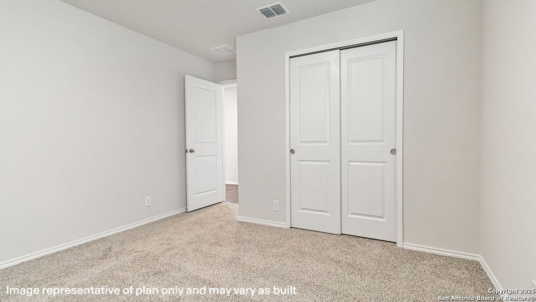 Spacious, unfurnished interior of a new home in Redbird Ranch, San Antonio (Image 30). Spacious, unfurnished interior of a new home in Redbird Ranch, San Antonio (Image 30).