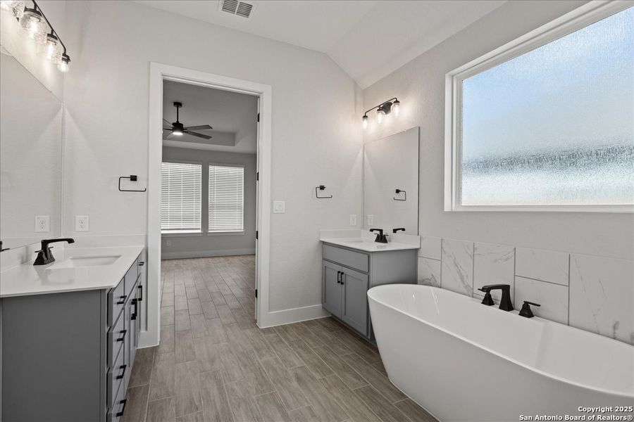 Furnished interior view inside a new home in Meyer Ranch, New Braunfels (Image 8). Furnished interior view inside a new home in Meyer Ranch, New Braunfels (Image 8).