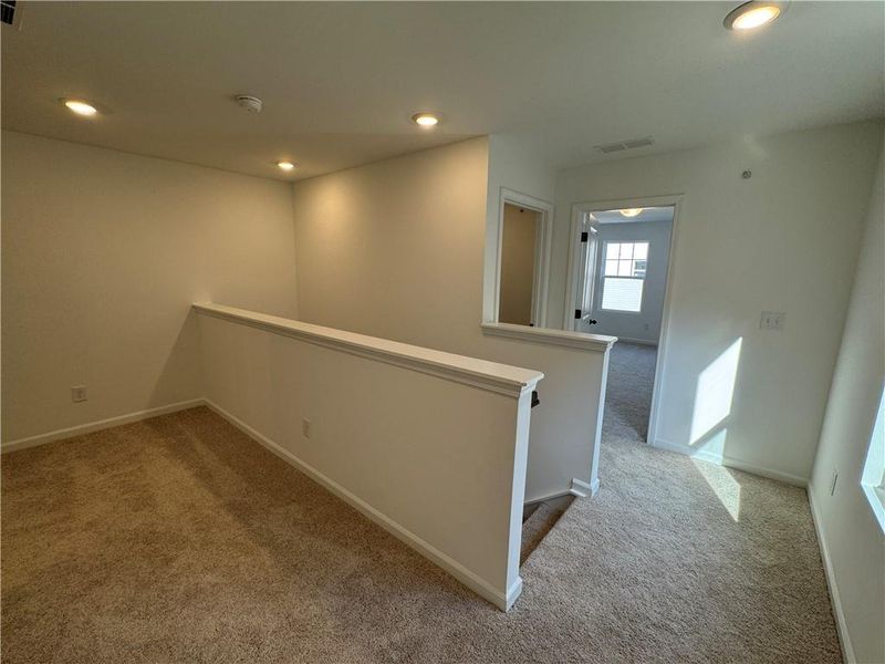 Spacious, unfurnished interior of a new home in Laurelwood, Douglasville (Image 31).