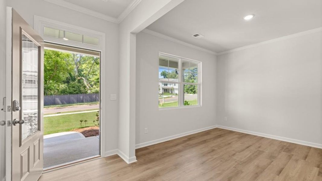 Spacious, unfurnished interior of a new home in Fairhaven, Lithia Springs (Image 13).