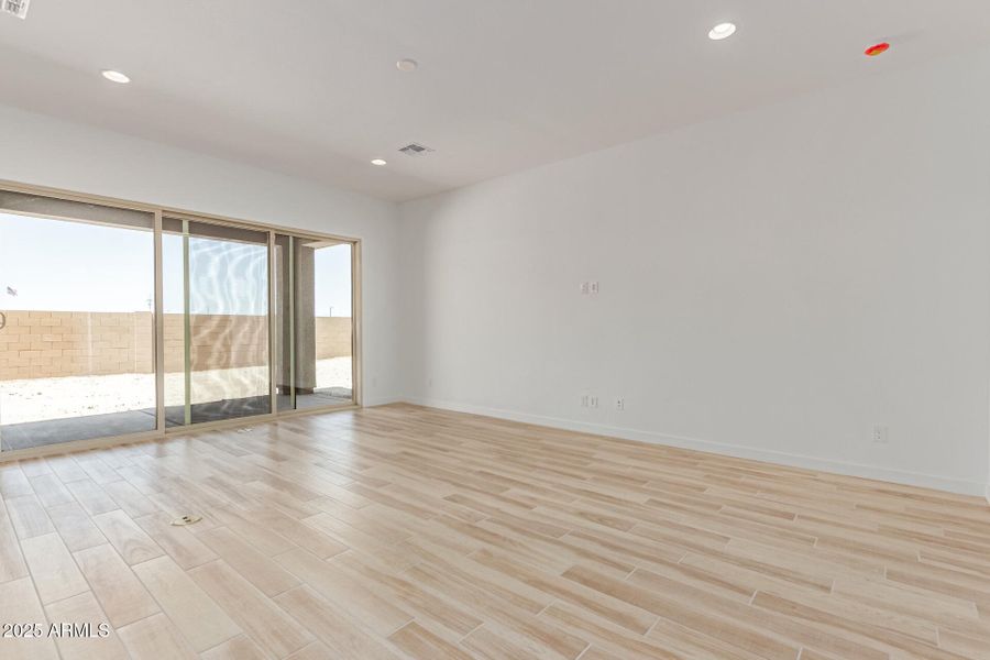 05 - Saddle 05 - Saddle