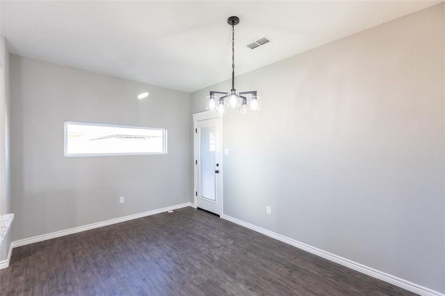 Spacious, unfurnished interior of a new home in , Abilene (Image 29).