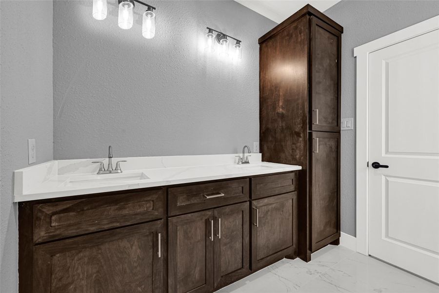 Master bedroom bathroom