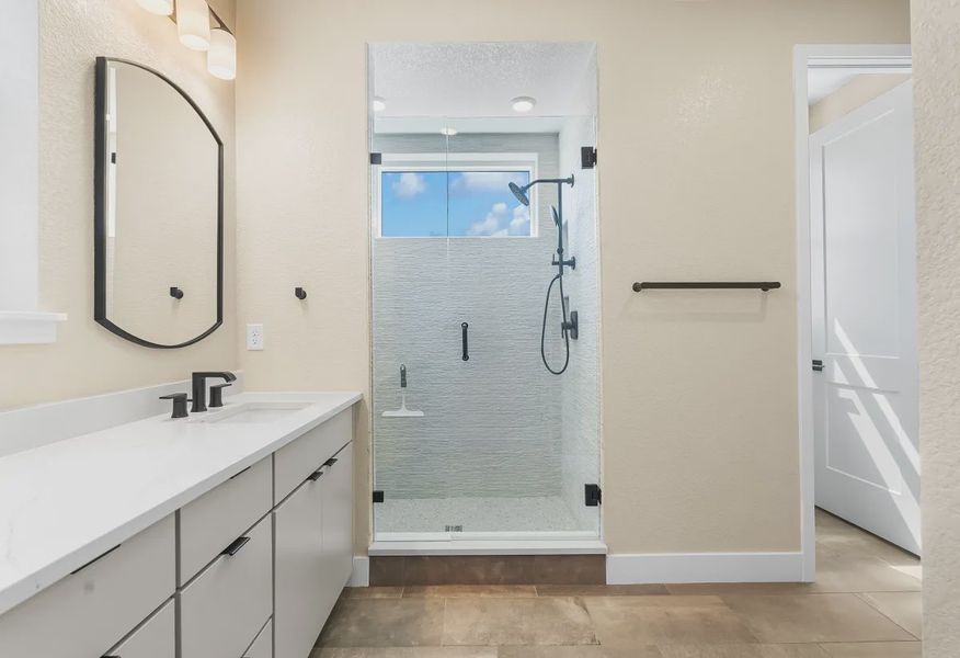 Homesite 325 Primary Bath - 9 of 10