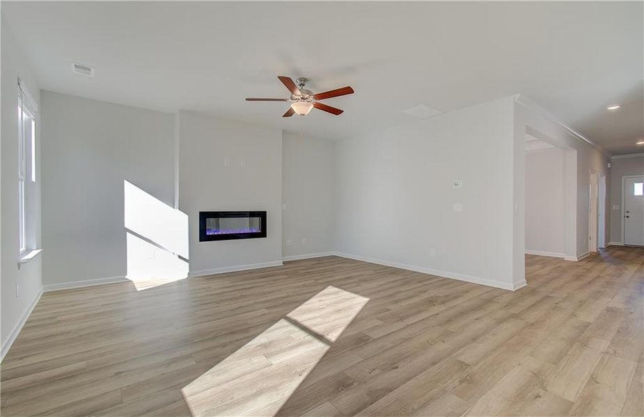 Spacious, unfurnished interior of a new home in Bowers Farm, McDonough (Image 8).