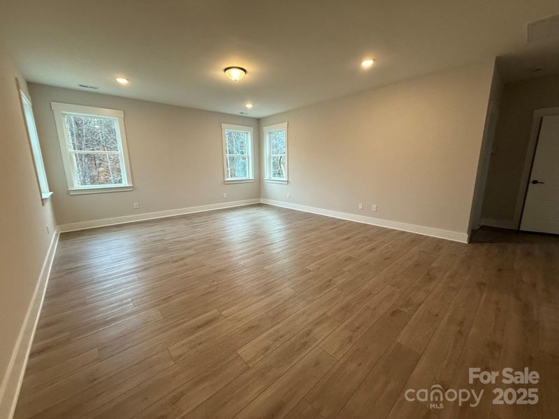 Spacious, unfurnished interior of a new home in Robinson Oaks, Gastonia (Image 15).