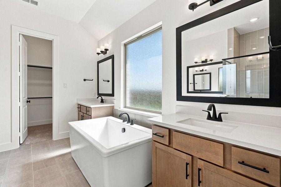 4br New Home in Waxahachie, TX.  - Slide 23