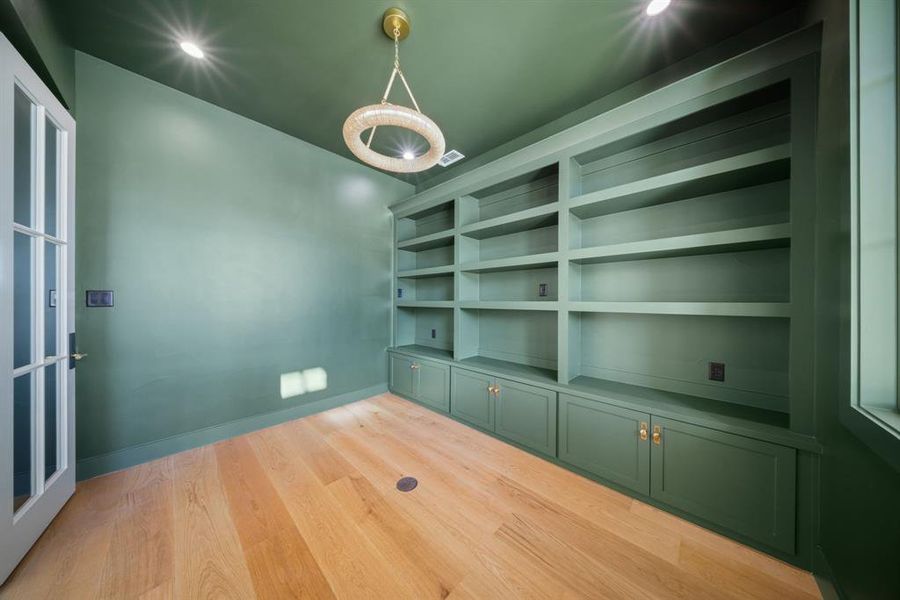 Spacious, unfurnished interior of a new home in , Argyle (Image 24).