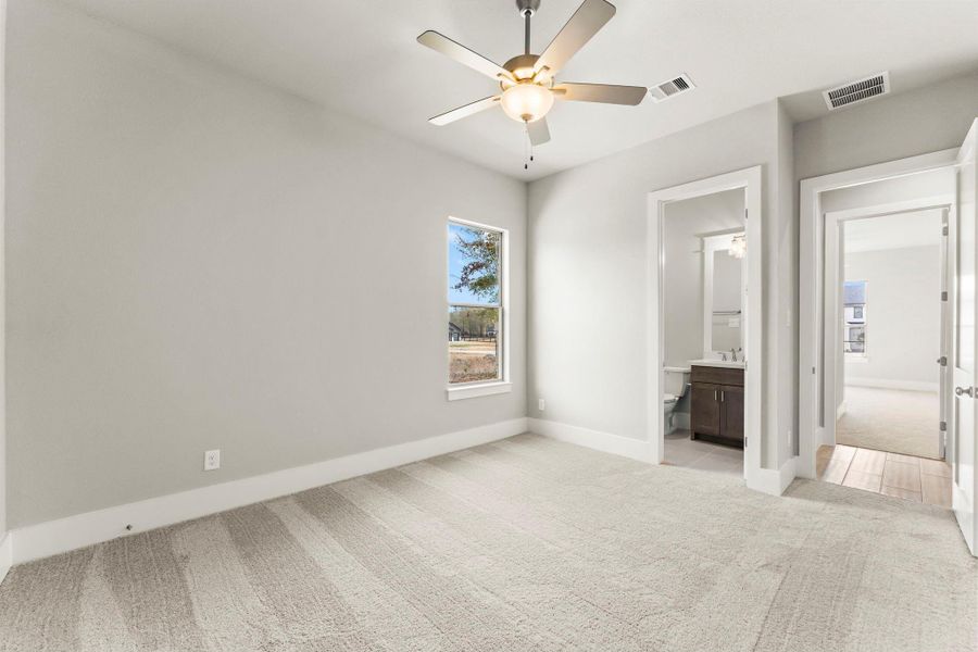 Spacious, unfurnished interior of a new home in Chapel Bend, Montgomery (Image 14).