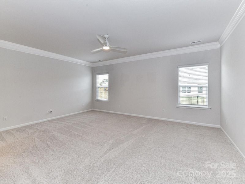Spacious, unfurnished interior of a new home in , Midland (Image 17).