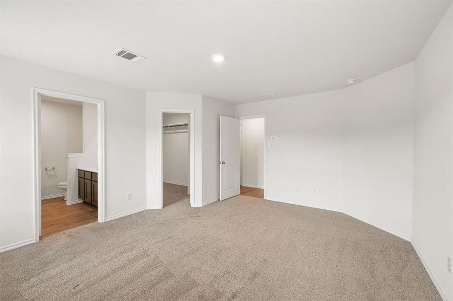 Spacious, unfurnished interior of a new home in Stonehaven, Caddo Mills (Image 19).
