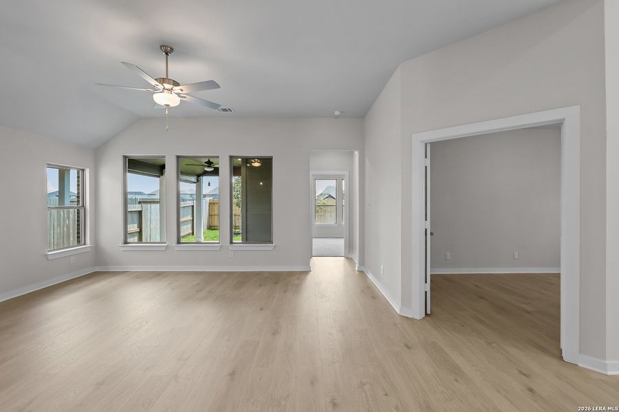 Spacious, unfurnished interior of a new home in Stillwater Ranch, San Antonio (Image 26).