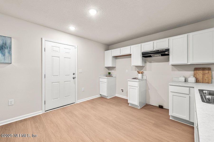 Furnished interior view inside a new home in , Jacksonville (Image 4).