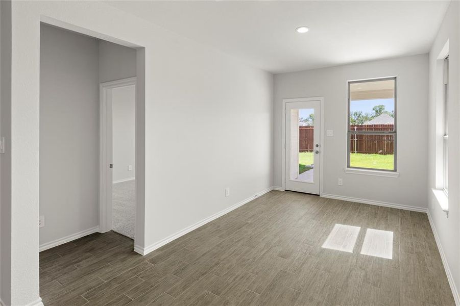 16. 1617 Meadow Crest - Dining (2) 16. 1617 Meadow Crest - Dining (2)