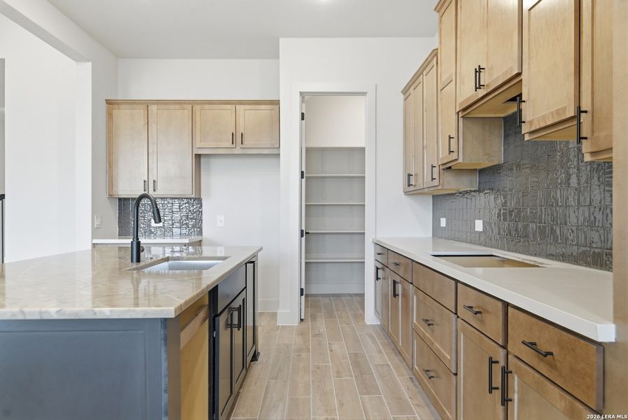 Furnished interior view inside a new home in Haby Hill 50s, San Antonio (Image 5).