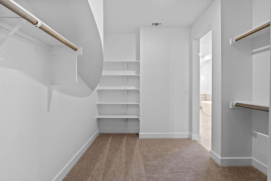 Spacious, unfurnished interior of a new home in Lariat, Liberty Hill (Image 29).