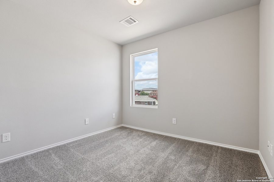 Spacious, unfurnished interior of a new home in , San Antonio (Image 16).