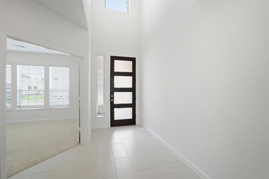 Spacious, unfurnished interior of a new home in Westridge, Princeton (Image 32).