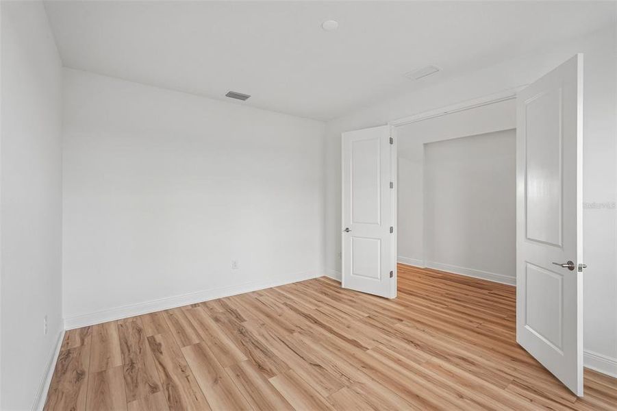 Spacious, unfurnished interior of a new home in Hawkstone, Sarasota (Image 17).