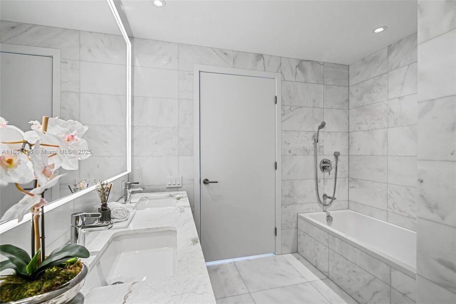 Furnished interior view inside a new home in , Miami Beach (Image 5).