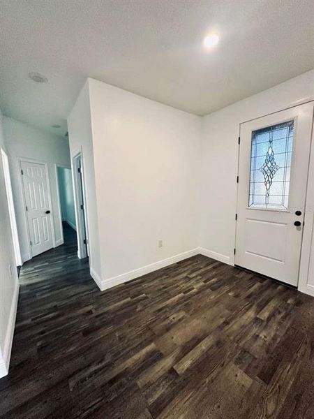 Spacious, unfurnished interior of a new home in , Frostproof (Image 19).