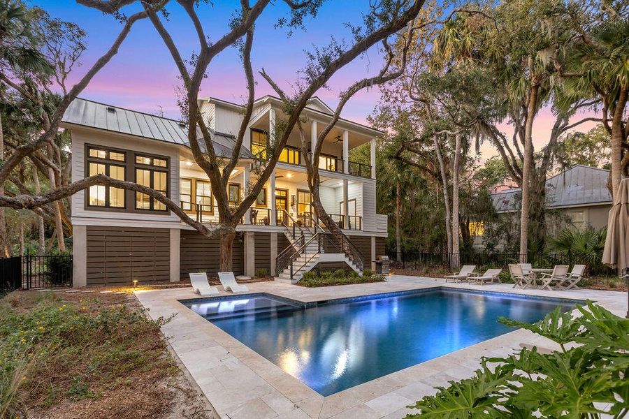 Exterior details and patio area of a home in , Seabrook Island (Image 33).