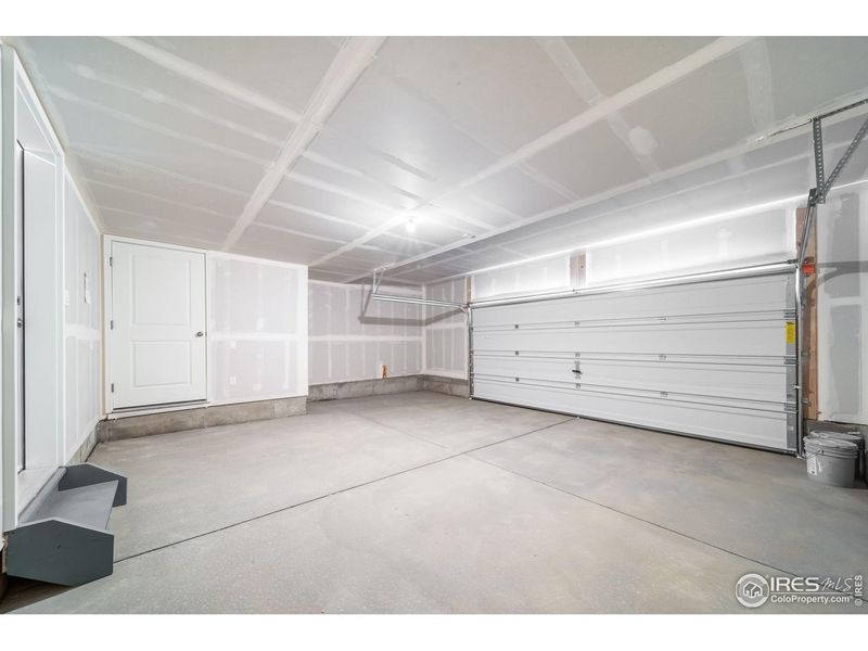 Spacious, unfurnished interior of a new home in , Johnstown (Image 20).