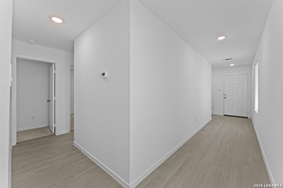 Spacious, unfurnished interior of a new home in Espada, San Antonio (Image 18).