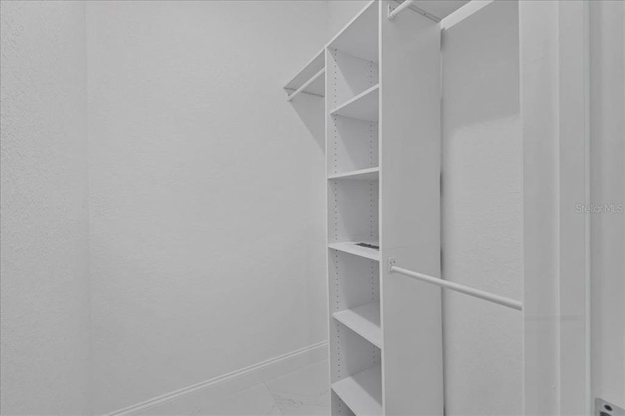 Spacious, unfurnished interior of a new home in , Cape Coral (Image 22).